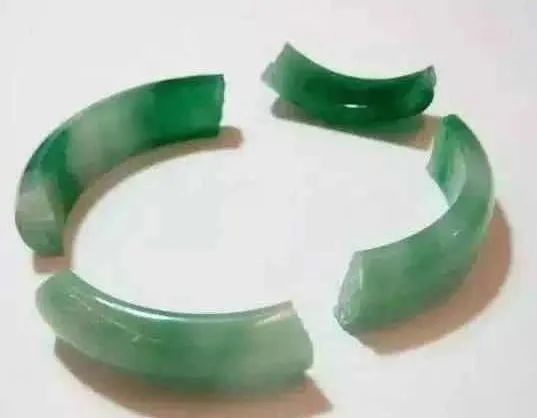 戴玉|“玉挡灾”你听过吗？戴玉真的能挡灾、保平安？