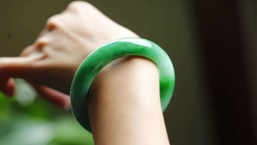 戴玉|“玉挡灾”你听过吗？戴玉真的能挡灾、保平安？