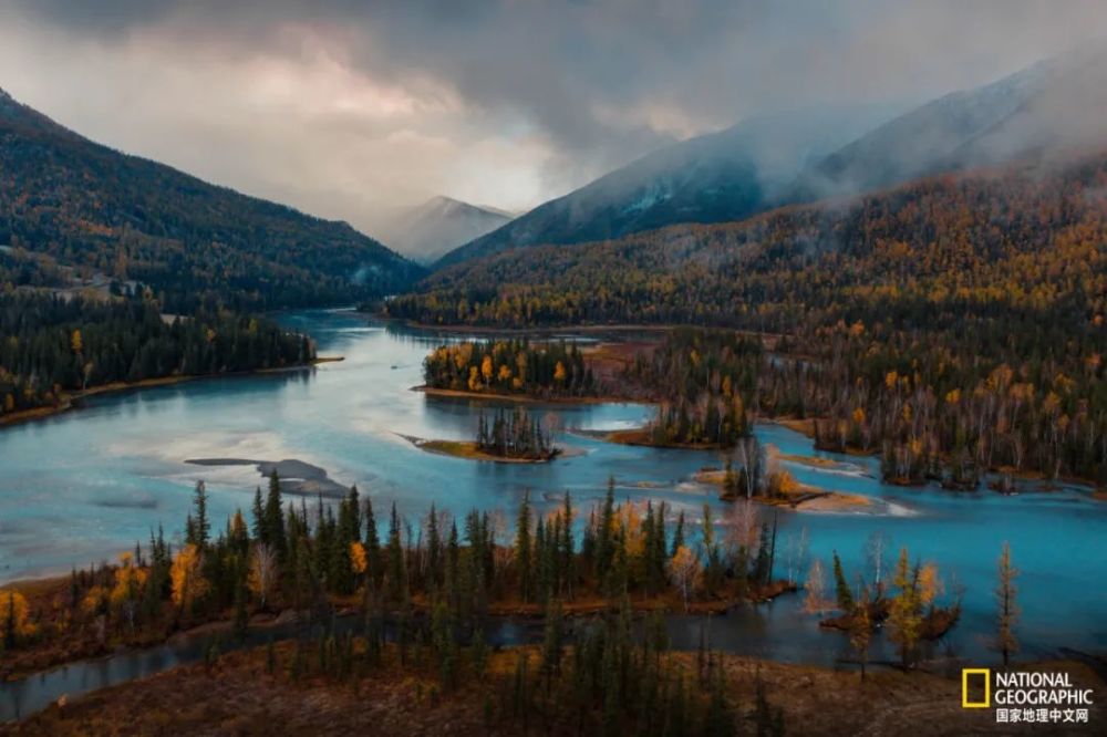 月亮湾|十月去趟喀纳斯，一切秋天黯然失色