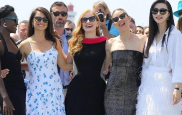 范冰冰|范冰冰再现范爷风采，以国际范强势复出，高调亮相英国杂志封面