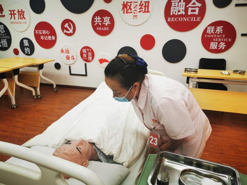 一次口腔护理要用18根棉签这才是专业服务事关2亿中国人的福祉