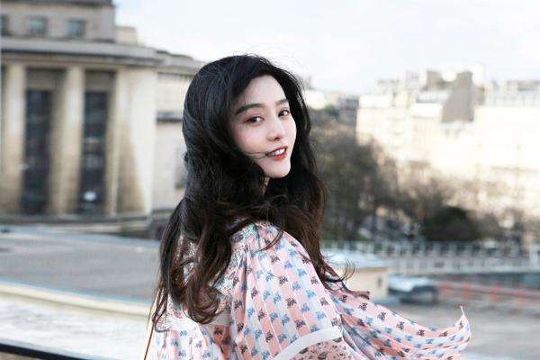 范冰冰|范冰冰官宣复出喜讯，曾传被封杀，影后好友发声为她道喜