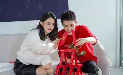 冯绍峰|赵丽颖罕晒照秀恩爱，为冯绍峰庆生超甜蜜，老公回复却被批不走心