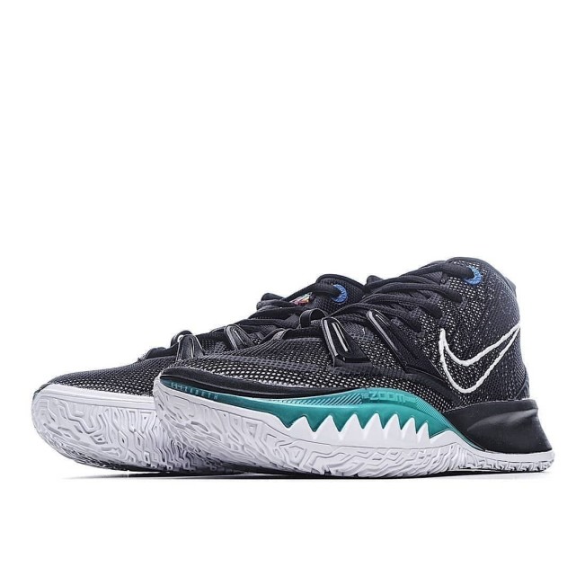 kyrie7清晰版本细节图曝光不出意外这应该就是大货版本的首发