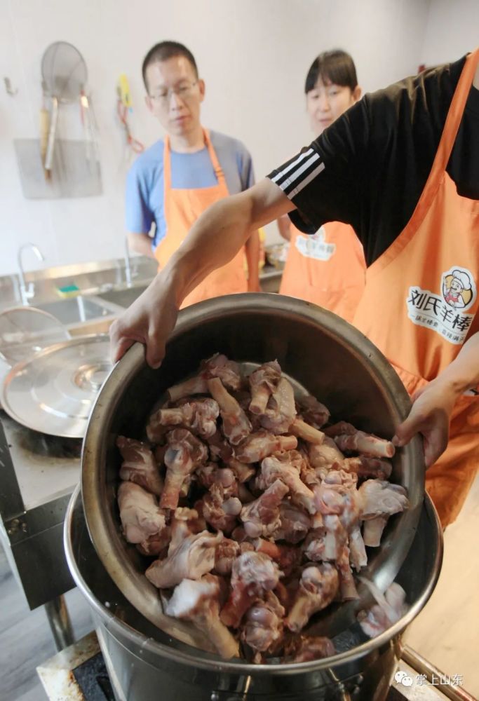 济南|90后女孩来济创业做羊棒骨，学员遍布全世界……