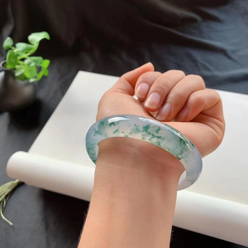 什么是翡翠的飘花和飘色 怎么区分 腾讯新闻