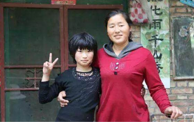 朱之文|大衣哥儿媳貌美又勤劳，新婚3天不去度蜜月，下地陪公婆学种菜