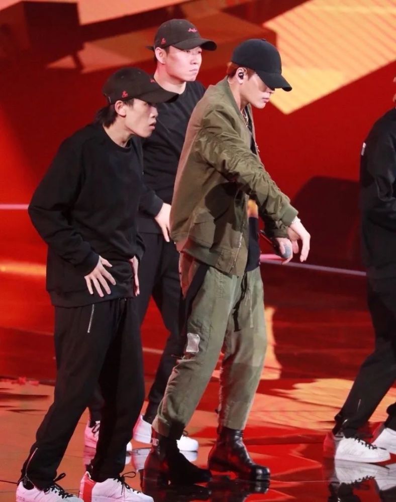 吴亦凡最近很爱穿;王嘉尔有机会和他们合作?