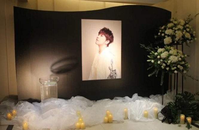 李爱琦|继阿娇后又一女星浴室滑倒，后脑勺撞地全身无法动弹