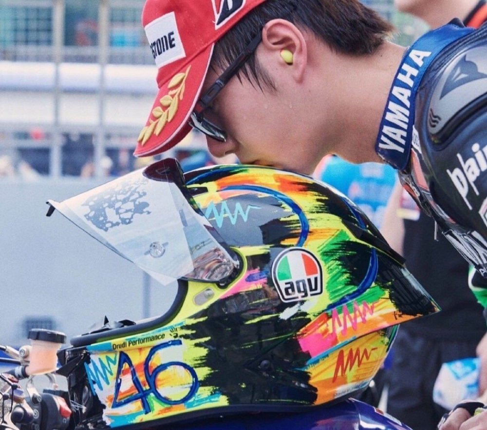 王一博|王一博情商太高，粉丝帮他骂人，赶紧出来制止，比肖战强多了