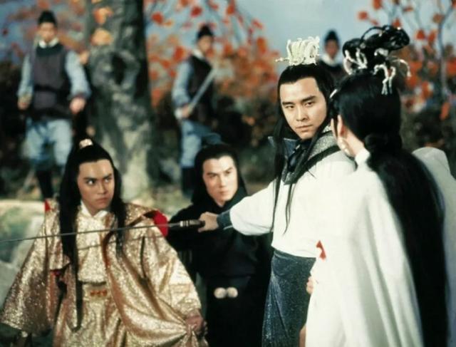 尔冬升|20岁的尔冬升，一副盛世颜值，他饰演了一位大侠，至今不可再造