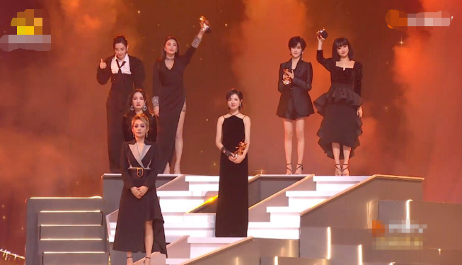 乘风破浪的姐姐|“浪姐”团综开录，宁静和黄龄同框无芥蒂，万茜一直站在最边缘