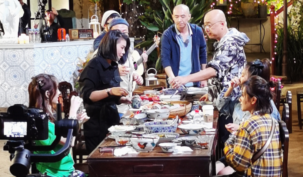 乘风破浪的姐姐|“浪姐”团综开录，宁静和黄龄同框无芥蒂，万茜一直站在最边缘