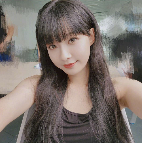 孙怡晒怼脸素颜娇嫩皮肤惹人羡自曝在澡堂光不出溜被认出超尴尬