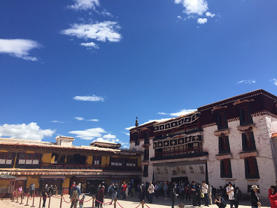 青藏高原|西部旅游“疫外”升温：拉萨飞北京票价过万 世界屋脊也迎文旅淘金热？