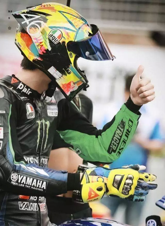 王一博|王一博疑似被故意带摔车错失亚军，好兄弟尹正愤怒发文：你们在欢呼什么