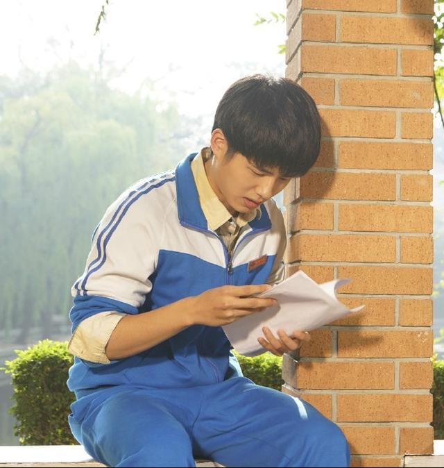 刘昊然|黄渤、吴京、邓超、张译奋斗半生才有的成绩，22岁的刘昊然只花了6年