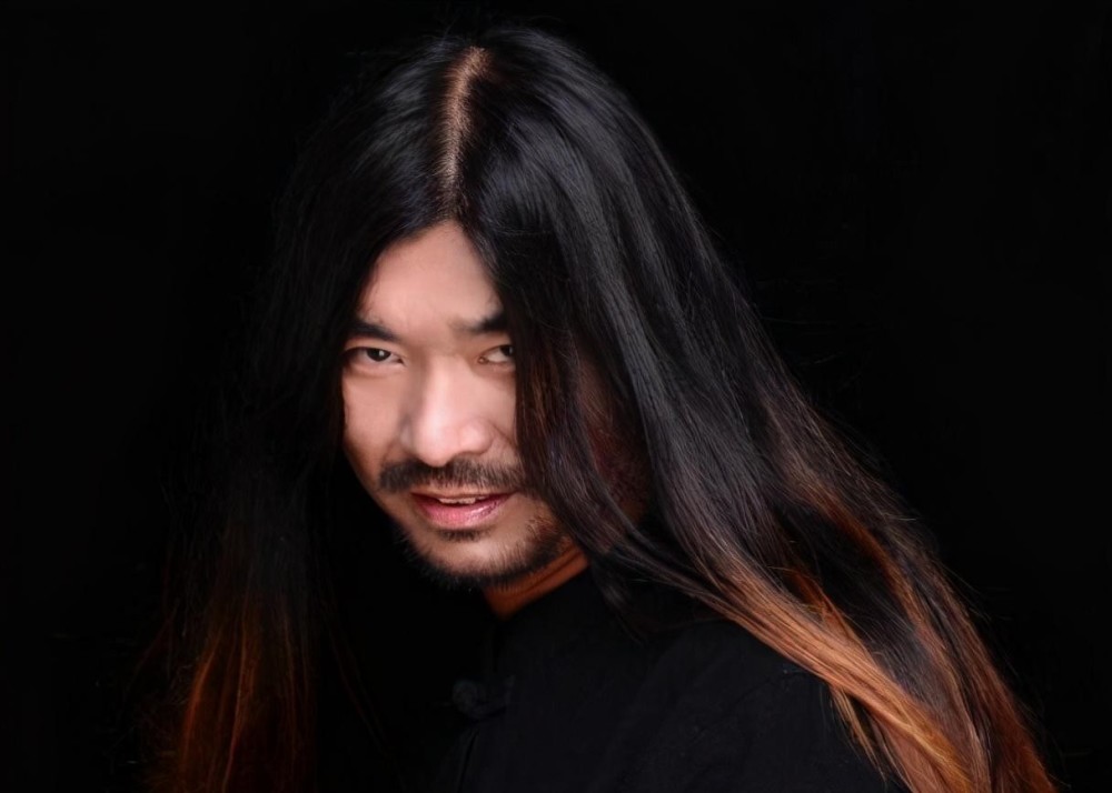 鬼畜界天王"面筋哥"肺癌晚期,身材瘦脱了形,网友心疼_腾讯新闻