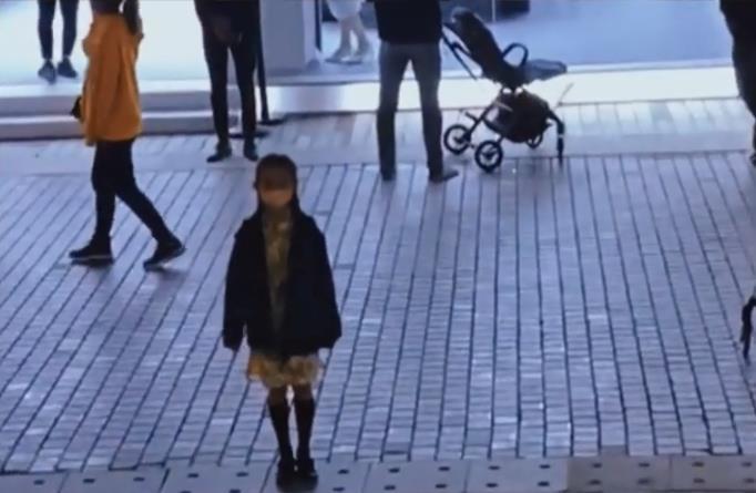 甜馨|抱怨甜馨拖后腿？李小璐配文引发众怒，贾乃亮面露难色