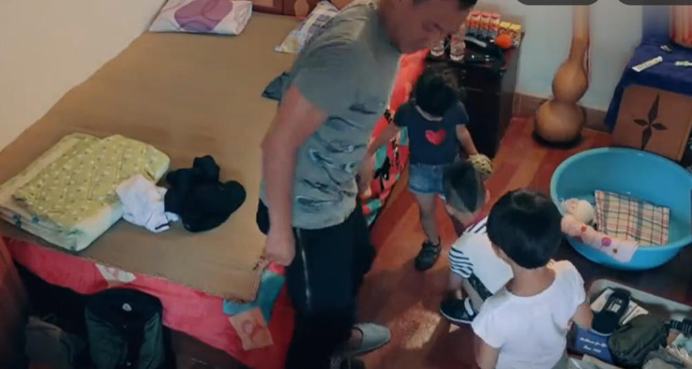 郑爽|男生给女生盖一下衣服，他们吵起来了？