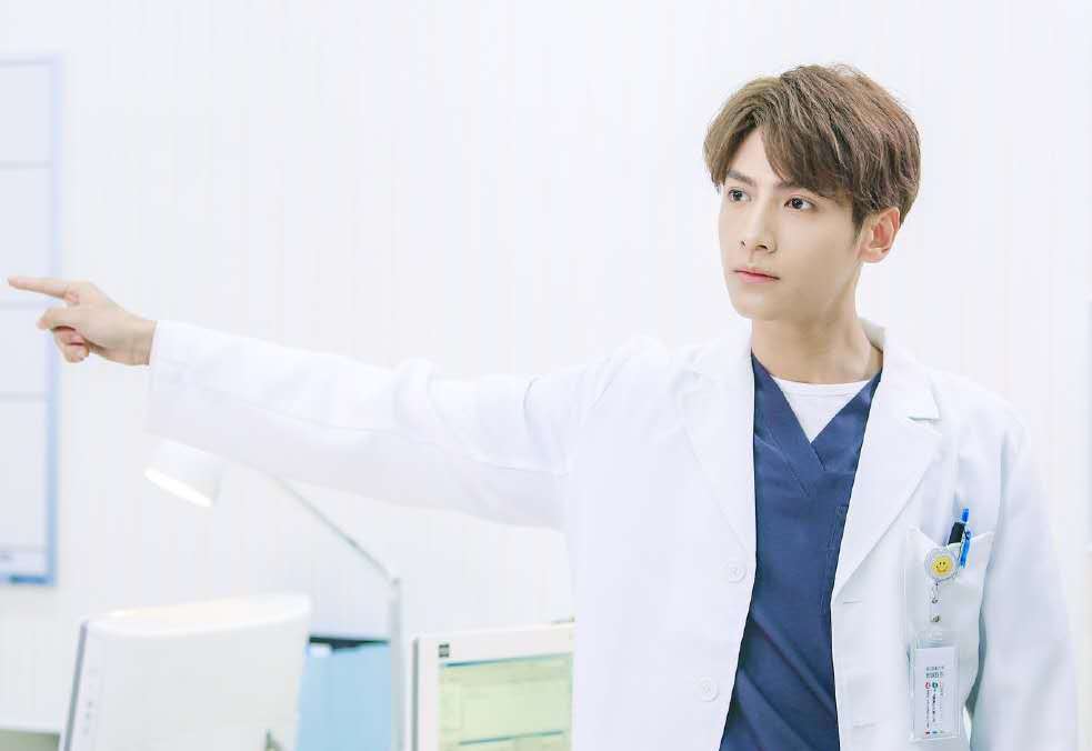 罗云熙|“考古”罗云熙十年，比电视剧精彩多了