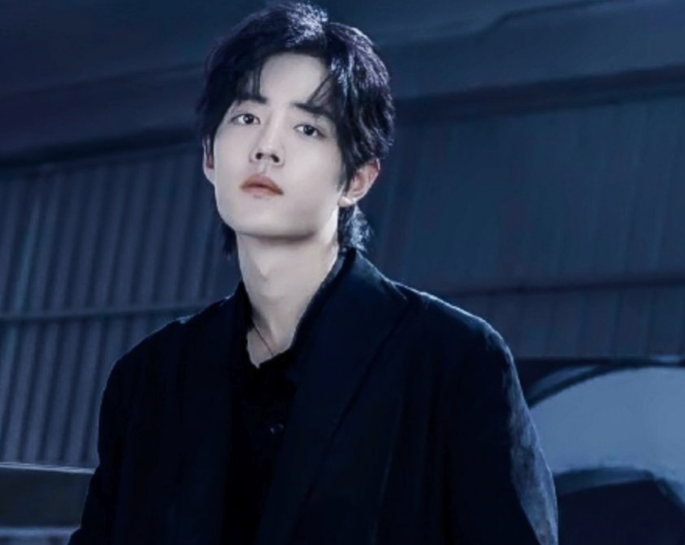 王一博|同一天，王一博摔车，肖战翻车