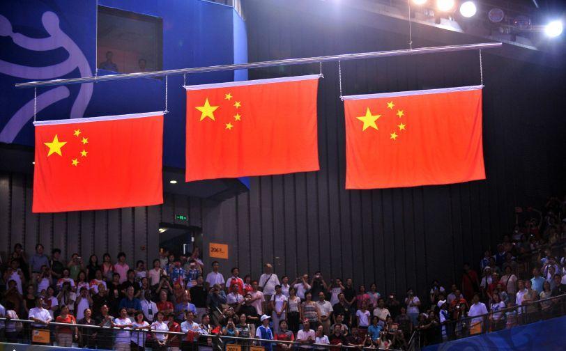 男团,女团4枚金牌,包揽男女单打前三,两次让三面五星红旗同时飘扬