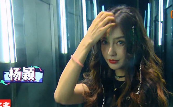 baby上快本花絮流出双腿盘起来比海涛小一倍蝴蝶坐姿太美了