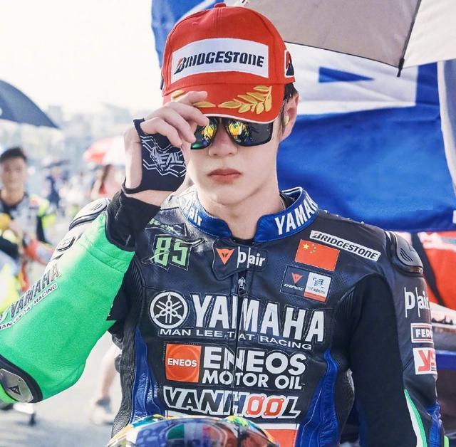 王一博|王一博赛后发声引导粉丝，肖战再成反面教材，丁太升怒批后者养蛊