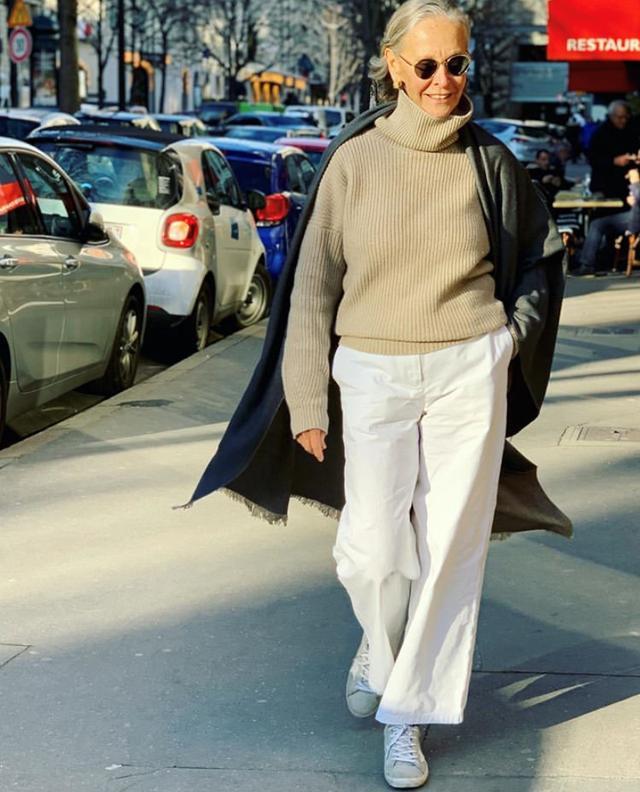 71岁的linda wright:简约即经典当职场女生在为换季穿衣煞费苦心的