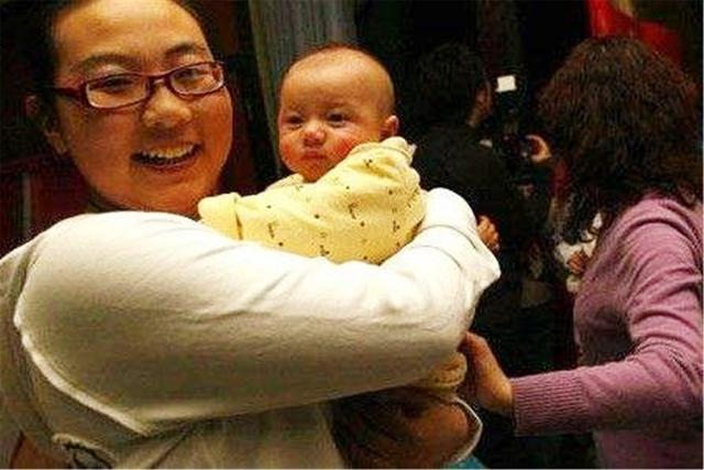 试管婴儿|中国首位试管婴儿是女孩，今年32岁的她，令不少人“失望”了