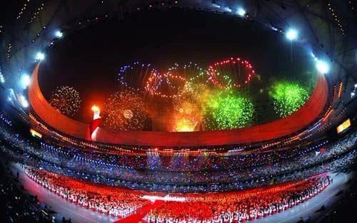 天安门广场|审美之谜：为什么国庆大花篮，年年都这么“土”？
