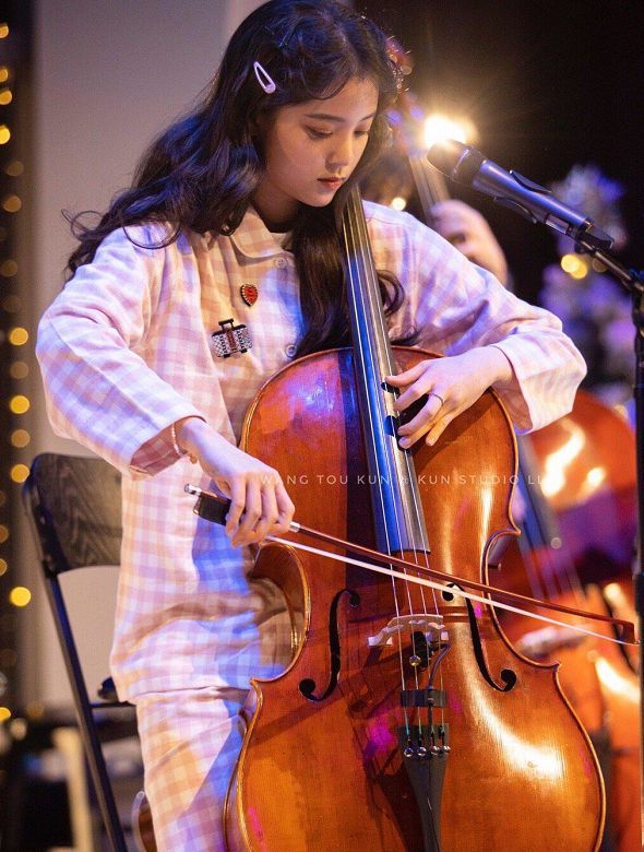 欧阳娜娜|欧阳娜娜演唱会的“睡衣”火了！价格被网友扒出后，学生党们不淡定了！