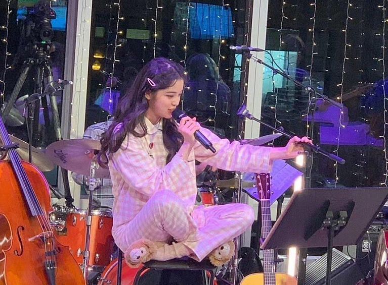 欧阳娜娜|欧阳娜娜演唱会的“睡衣”火了！价格被网友扒出后，学生党们不淡定了！