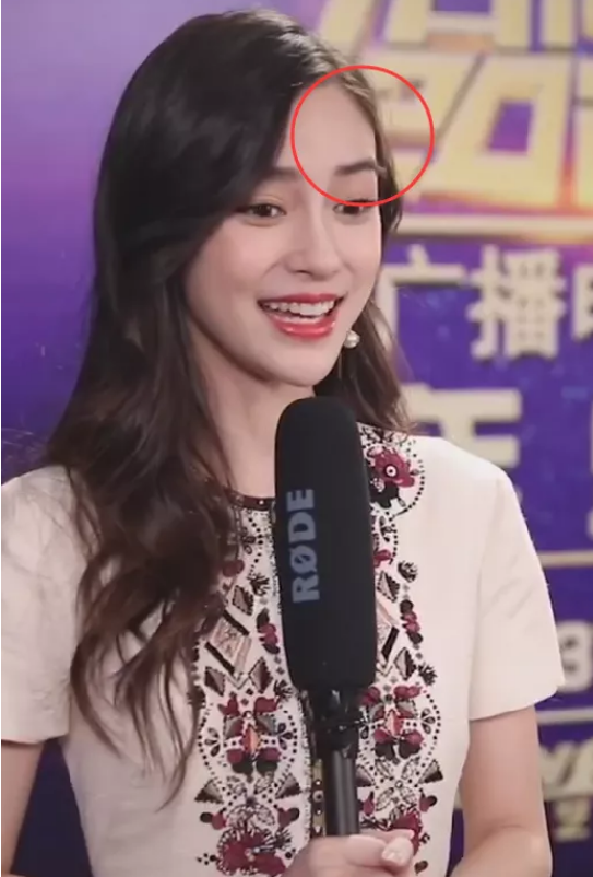 angelababy|baby“眉毛”太绝了！央视镜头下浓密到透光，混血儿特征一目了然！