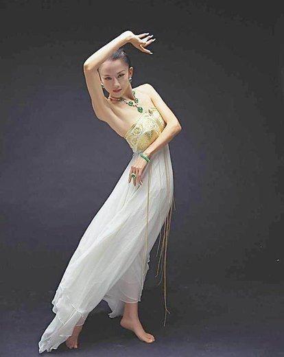 杨丽萍|61岁杨丽萍，一生为舞，绝食绝育