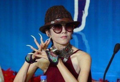 杨丽萍|61岁杨丽萍，一生为舞，绝食绝育