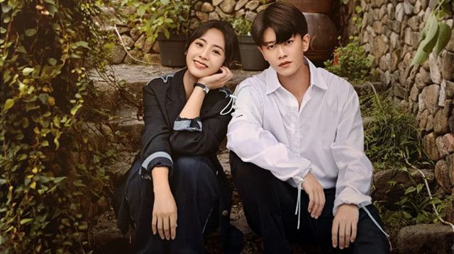 明月曾照江东寒|邢菲《明月曾照江东寒》刚播不久，又一新剧将播，男主是当红小生