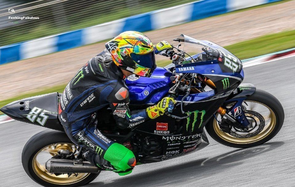 王一博|王一博遭恶意针对摔车丢掉比赛，体育鄙视链，鹿晗蔡徐坤无一幸免