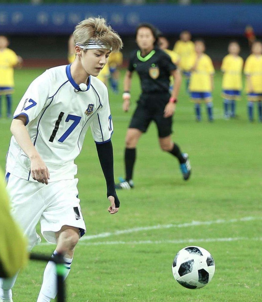 王一博|王一博遭恶意针对摔车丢掉比赛，体育鄙视链，鹿晗蔡徐坤无一幸免