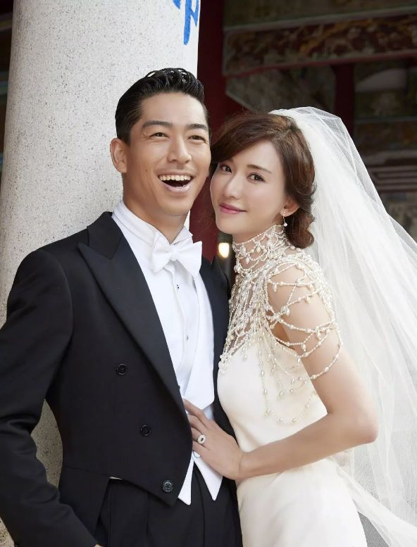 林志玲|45岁林志玲手术后首现身！与众人聚会喜笑颜开，不见丈夫黑泽良平