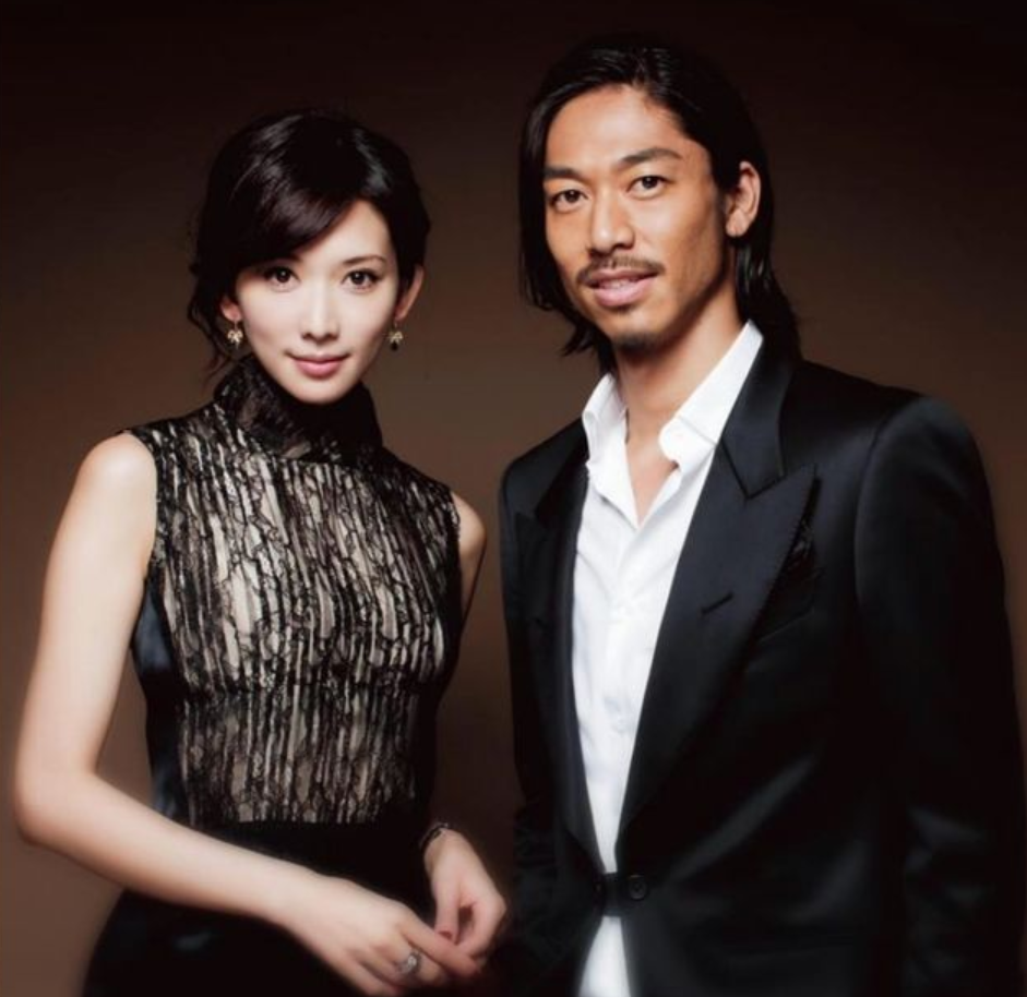 林志玲|45岁林志玲手术后首现身！与众人聚会喜笑颜开，不见丈夫黑泽良平