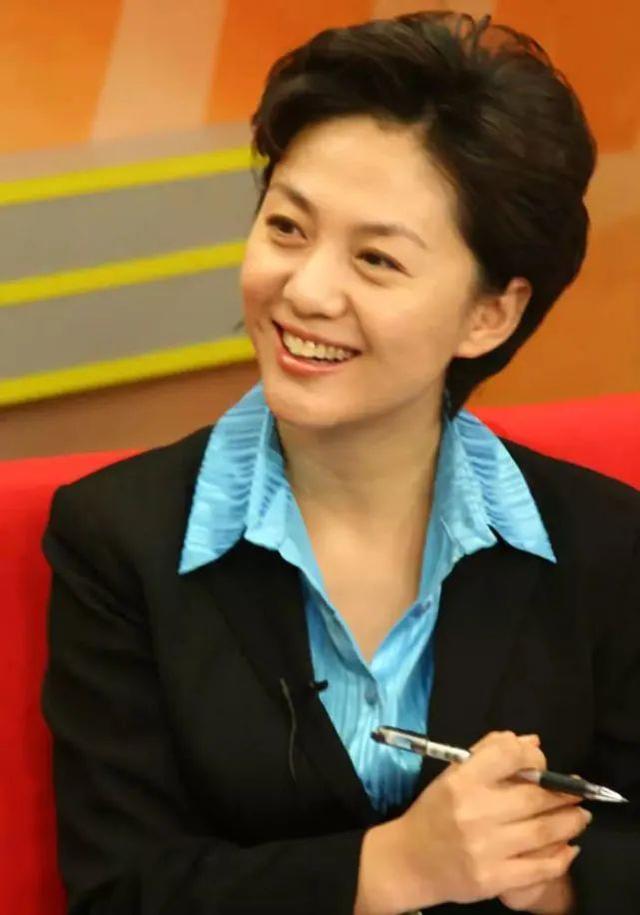 海霞|台前出口成章，私下精通农活跳广场舞，海霞讨喜的背后是毫无架子