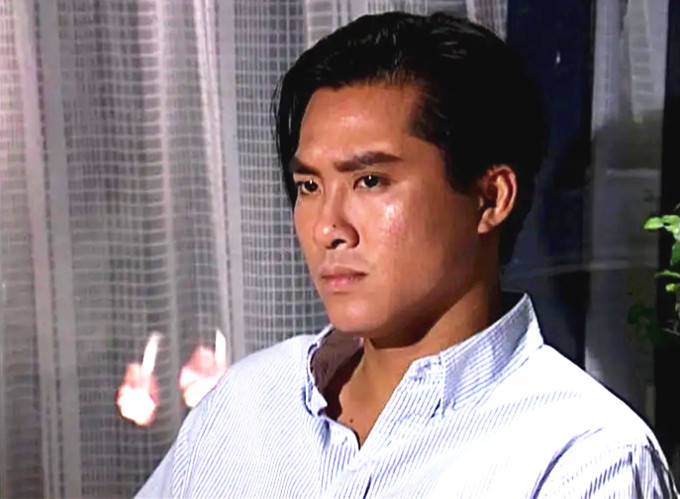 邵仲衡|怀孕了？56岁邵仲衡携妻逛街，妻子腹部隆起孕味浓，两人结婚19年