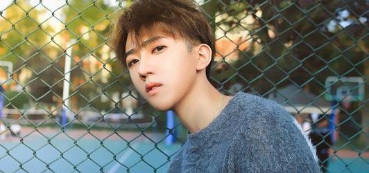 而这次让节目组道歉的,正是参加过《变形计》的主人公——张迪