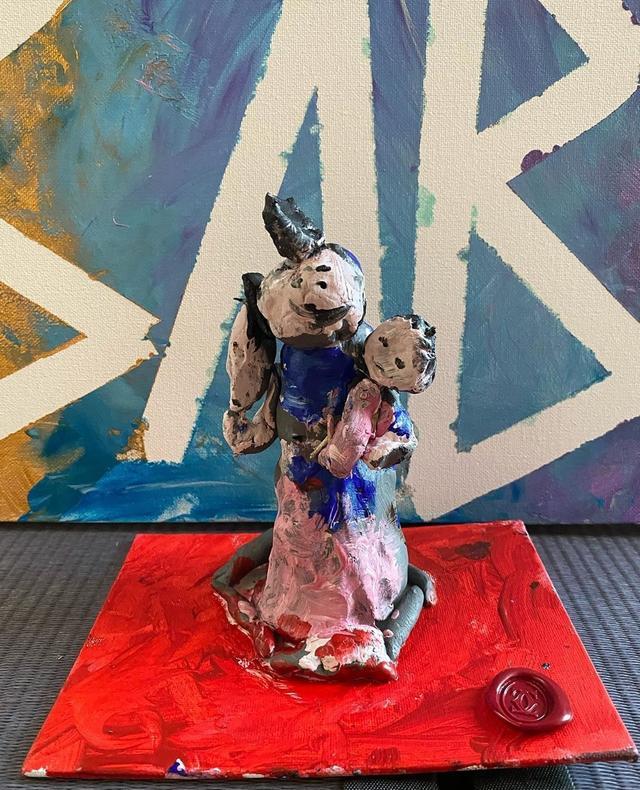 陈冠希|陈冠希40岁生日，秦舒培晒父女今昔对比照，女儿暖心做雕塑送爸爸