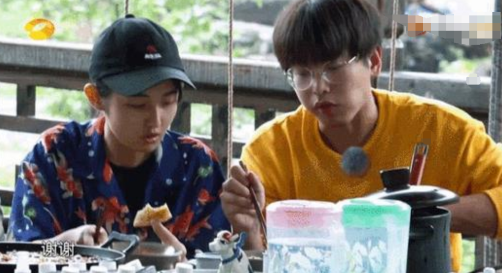 彭昱畅|大橘观丨非流量，相貌平平的他，为何能成被各大导演喜爱的霸屏男孩