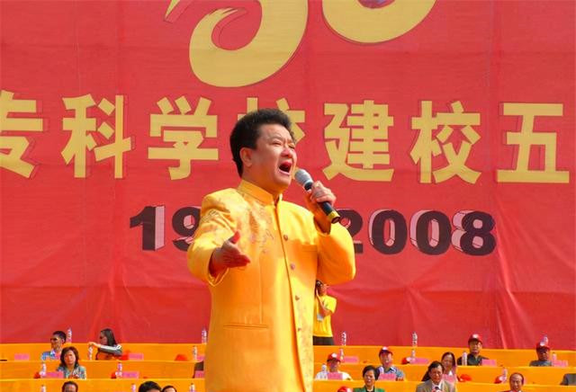 男高音歌唱家蓝剑心梗猝死,仅54岁,前晚还给好友发节日祝福_腾讯新闻