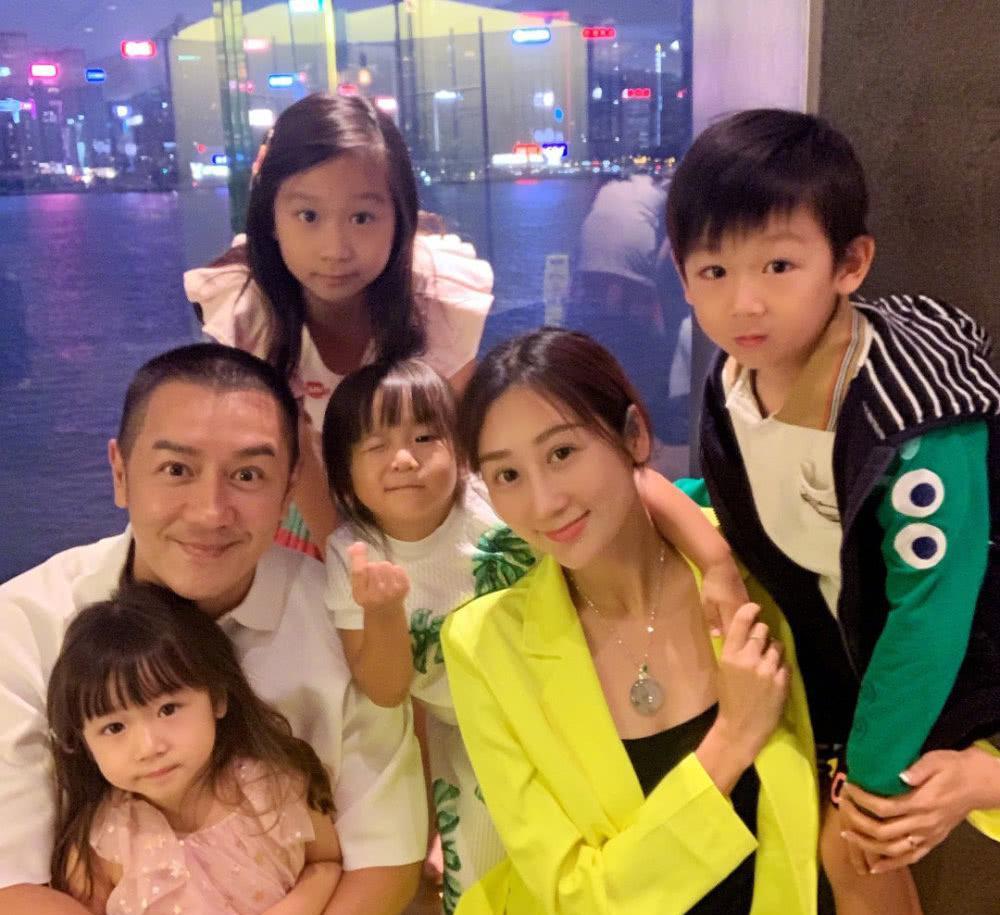 陈浩民|陈浩民开派对庆51岁生日！蔡少芬张晋到场，7个孩子同聚场面壮观