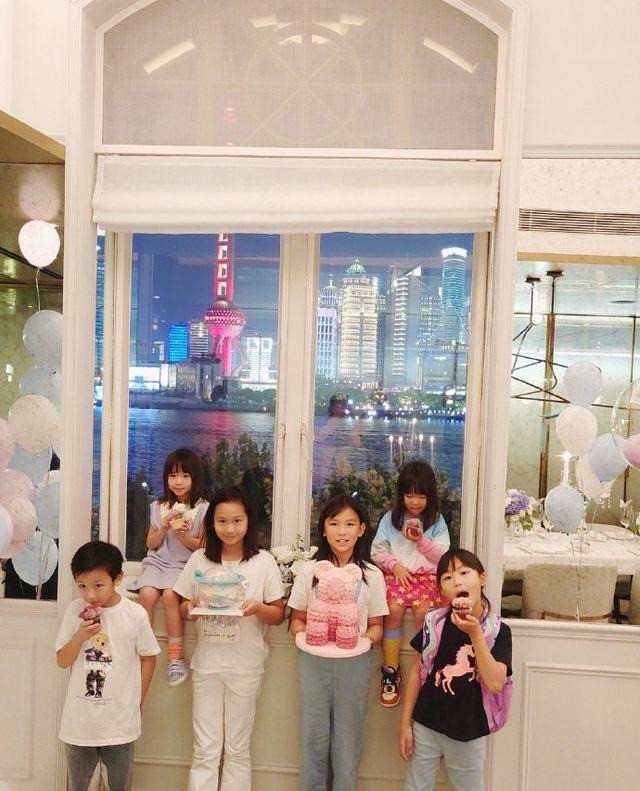 陈浩民|陈浩民开派对庆51岁生日！蔡少芬张晋到场，7个孩子同聚场面壮观